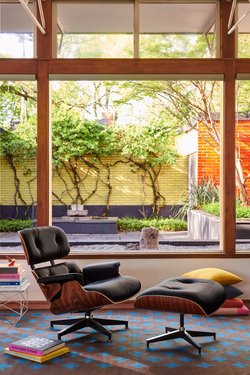 Кресло Herman Miller Eames Lounge Chair & Ottoman
