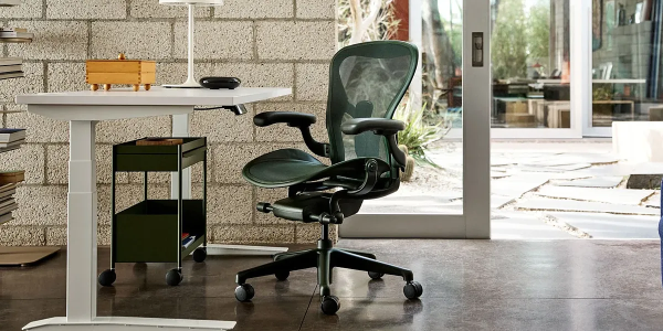 Новые цвета Herman Miller Aeron — Jasper и Nightfall