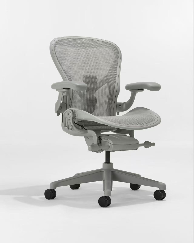 Aeron Remastered Mineral