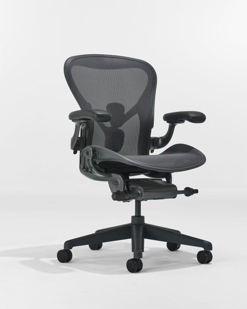 Herman Miller Aeron Remastered Carbon