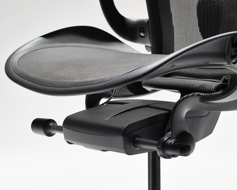 Кресло Herman Miller Aeron Graphite, размер A