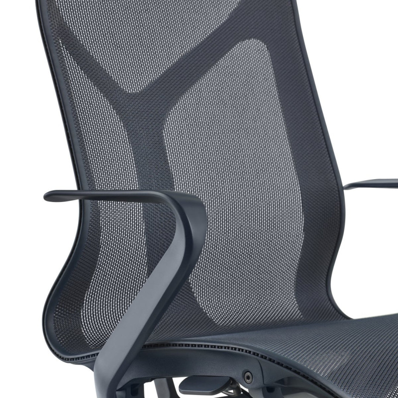 Кресло Herman Miller Cosm, высокая спинка, цвет Nightfall, нерегулируемые подлокотники
